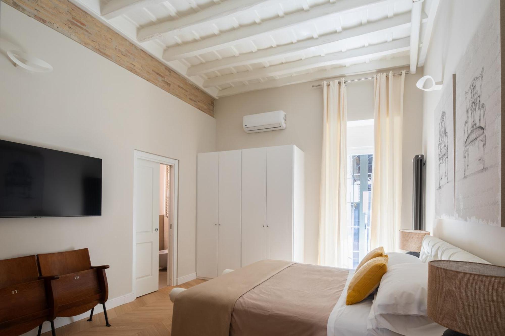The Break Apartment Rom